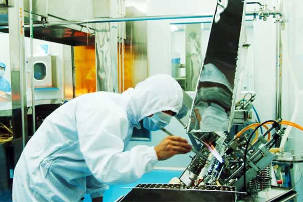 304amÓÀÀû¼¯ÍÅÖÆÒ©Ð¡ÈÝÁ¿×¢Éä¼Á³µ¼äÎÞ¾ú¹à×°Éú²úÏß 304amÓÀÀû¼¯ÍÅÖÆÒ©Ð¡ÈÝÁ¿×¢Éä¼Á³µ¼äÎÞ¾ú¹à×°Éú²úÏß